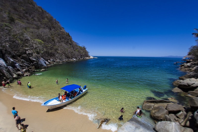 boca de tomatlan beach