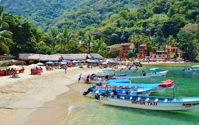 majahuitas beach puerto vallarta