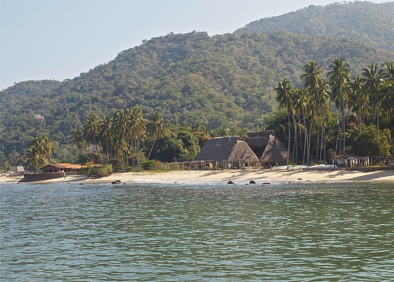 mismaloya beach